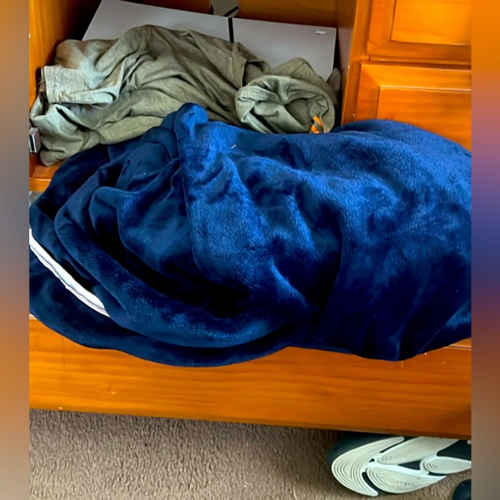 Warm blue blanket-Washed and ready to roll size 50x60 and in great shape.
